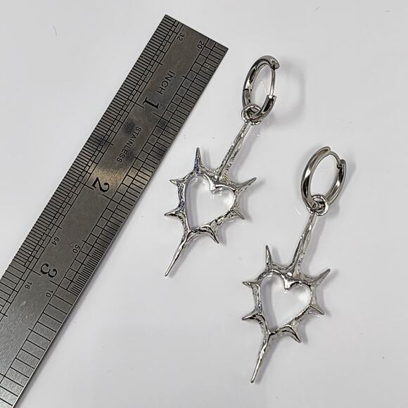 Silver Spike Goth Heart Earrings - Picture 5 of 6